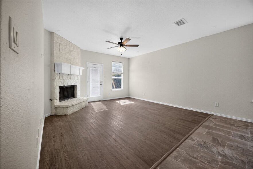 Building Photo - 1521 Stanford Dr