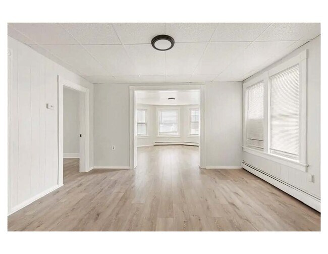 Building Photo - 411 Rathbun St
