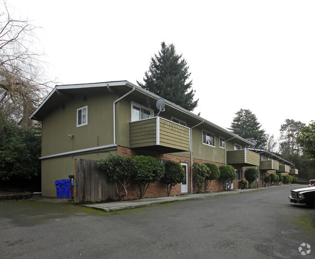 Primary Photo - Barbur Heights Deluxe Terrace Apartments