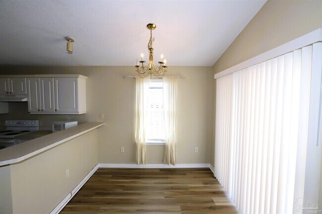 Building Photo - 4100 Spinnaker Pl