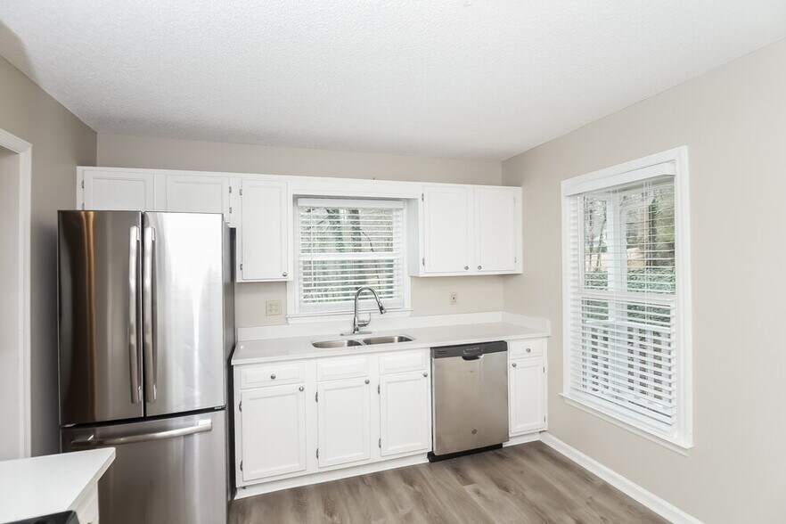 Building Photo - 3845 Howard Dr NW