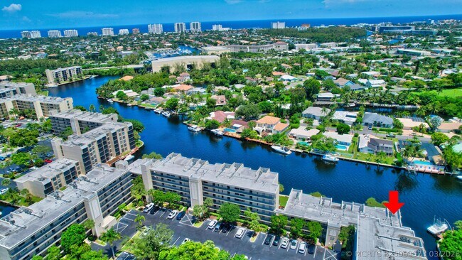 Building Photo - 19 Royal Palm Way