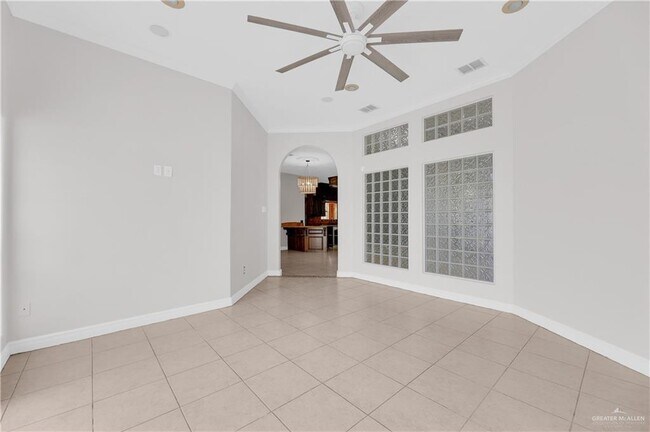 Building Photo - 32 S Cynthia St