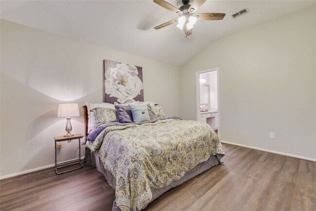 Primary Photo - 6714 Mistflower Ln