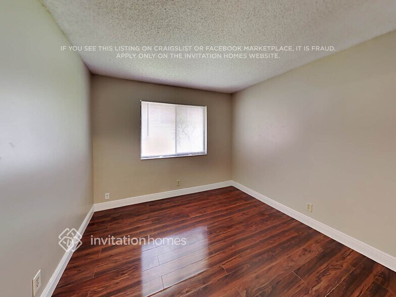 Building Photo - 4036 NW 5th Dr