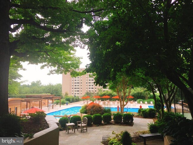 Building Photo - 5500 Holmes Run Pkwy