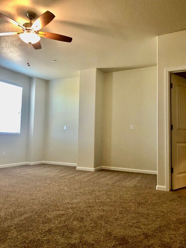 Building Photo - REDUCED!!!  Charming 5 Bedroom 3 Bath Home for Rent