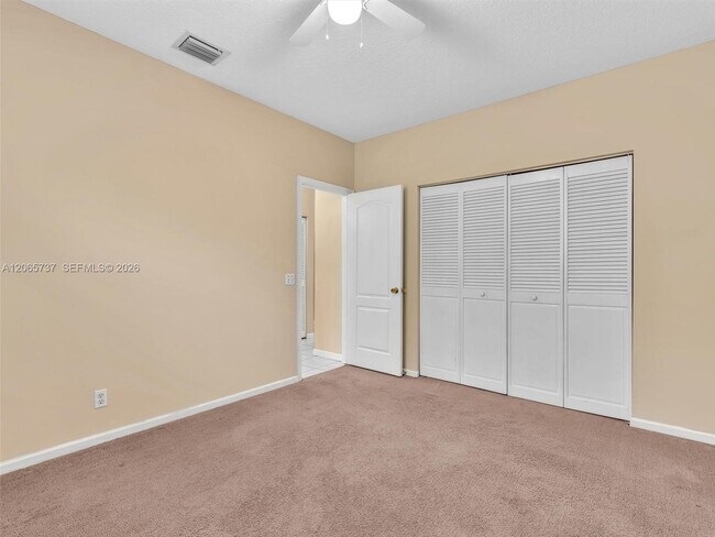 Building Photo - 11335 Lakeshore Dr