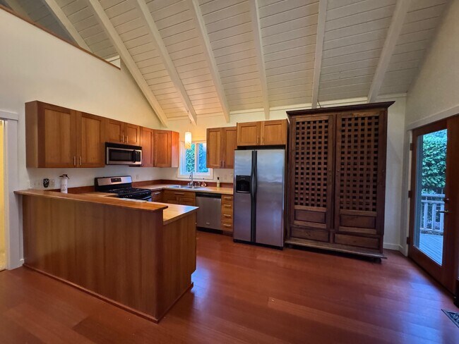 Building Photo - 11022 Palisades Ave SW