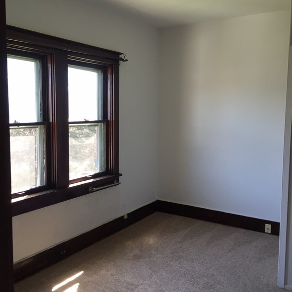Building Photo - 124 Koehler St