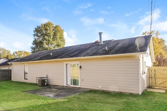 Building Photo - 4240 Water Briar Rd