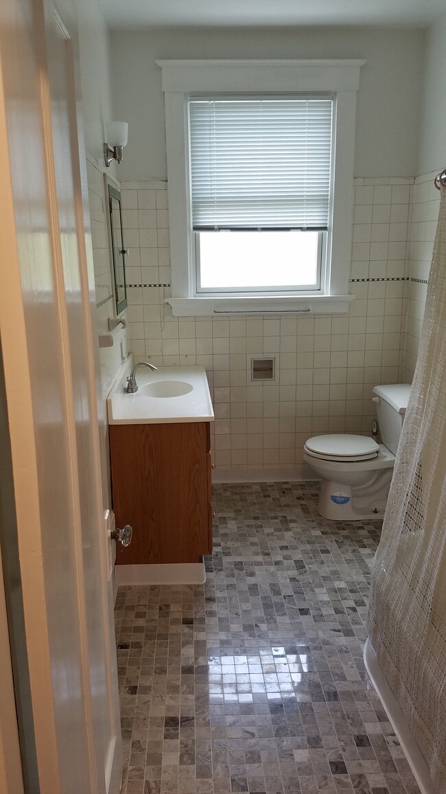 Bathroom - 370 Probasco St