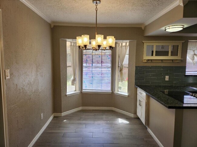 Building Photo - 2322 Deer Valley Dr