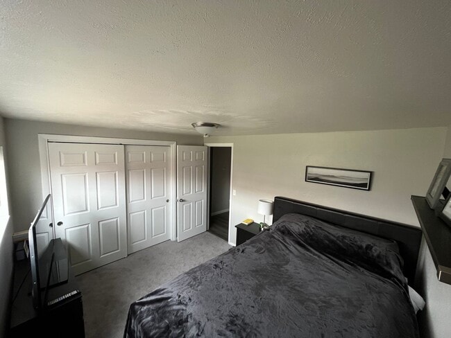 Building Photo - 1/2 Duplex in the very desirable West Arva...