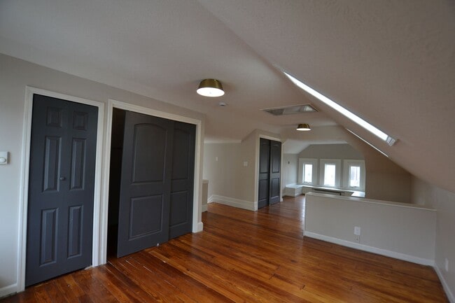 Building Photo - Newly Renovated 4 Bedroom Near Franklin Park- First month rent free
