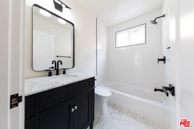 Building Photo - 3766 Valleybrink Rd