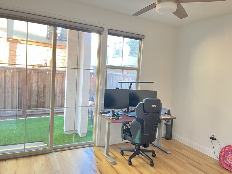 Building Photo - 2880 Patcham Cmn