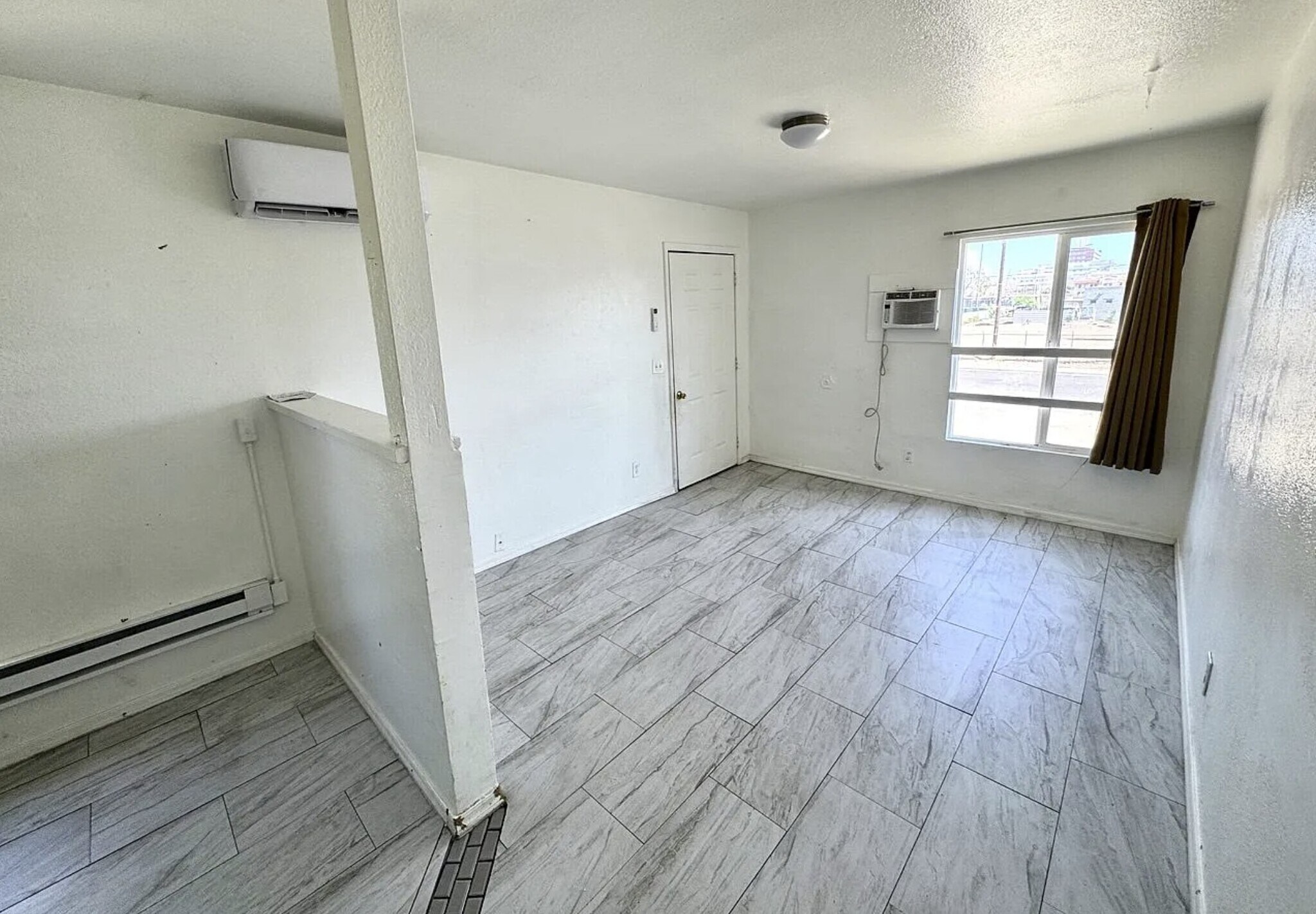 Building Photo - 2525 E Monroe St