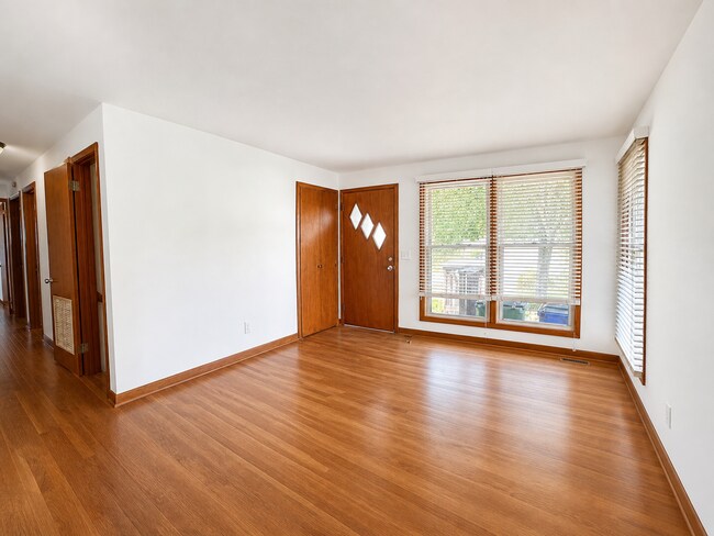 Building Photo - Charming Updated Home Near Christiansburg Shopping and Dining