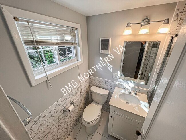 Building Photo - 1647 Fitzgerald Ln