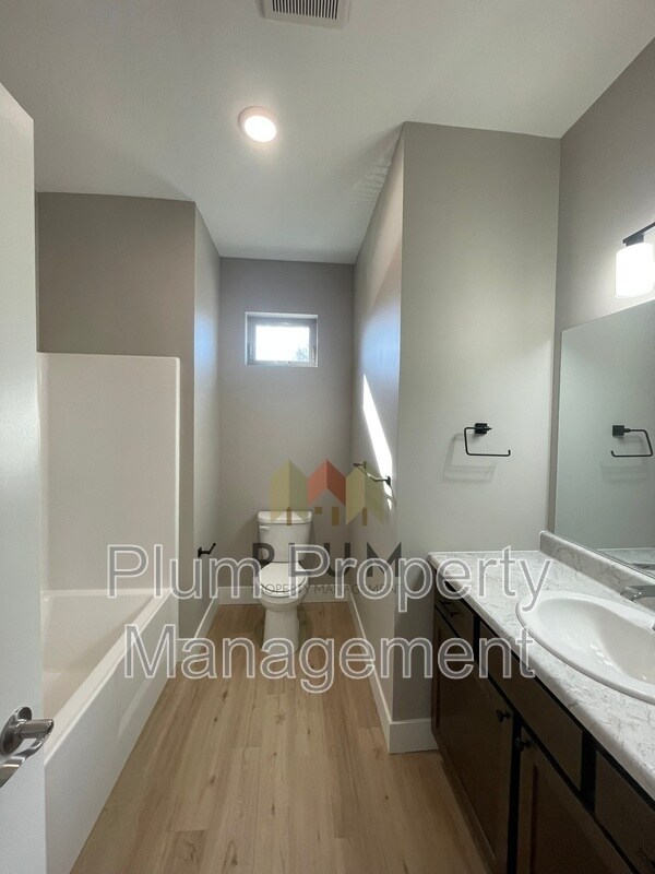 Building Photo - 1724 S 14th St W