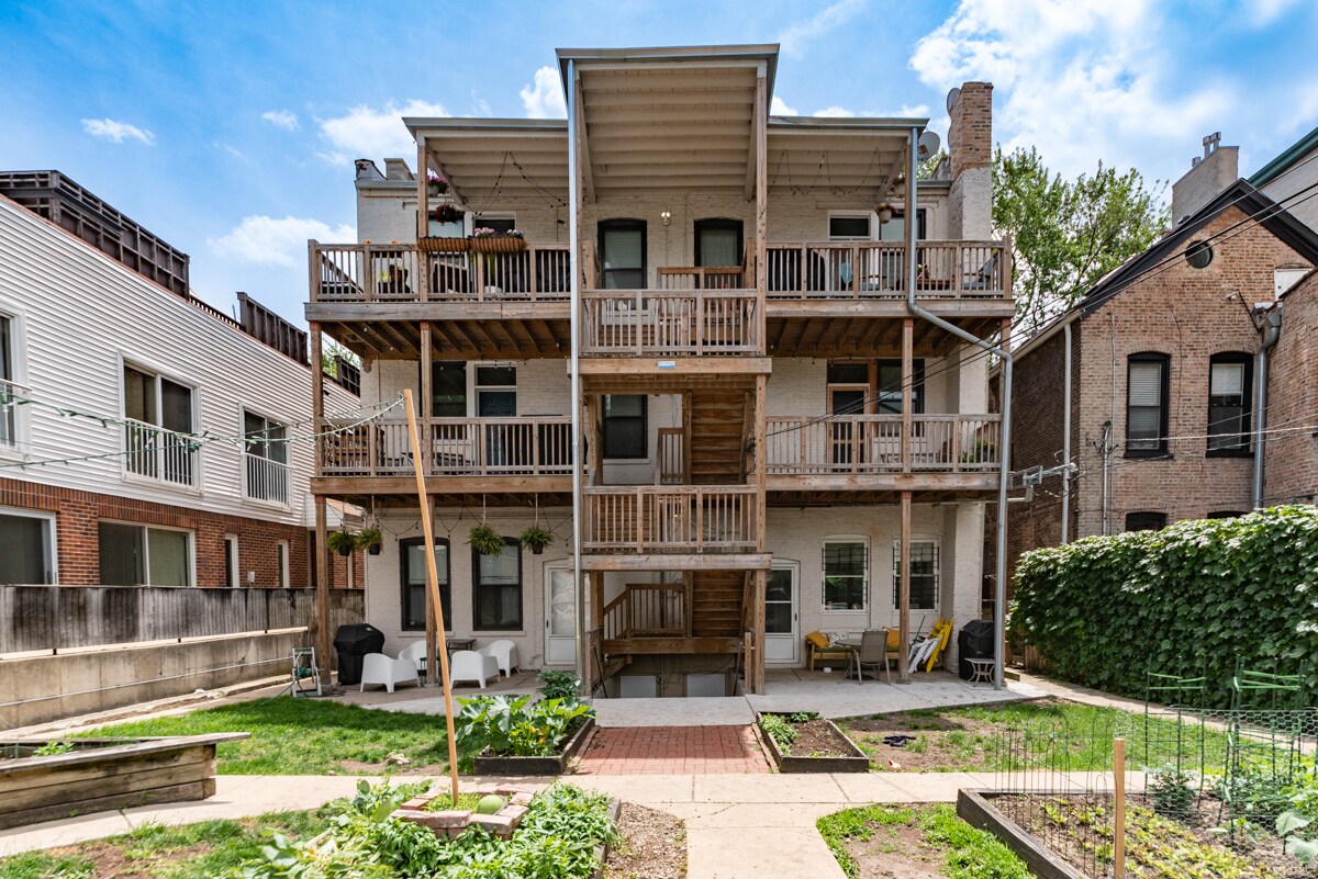 Building Photo - 1350 N Wolcott Ave