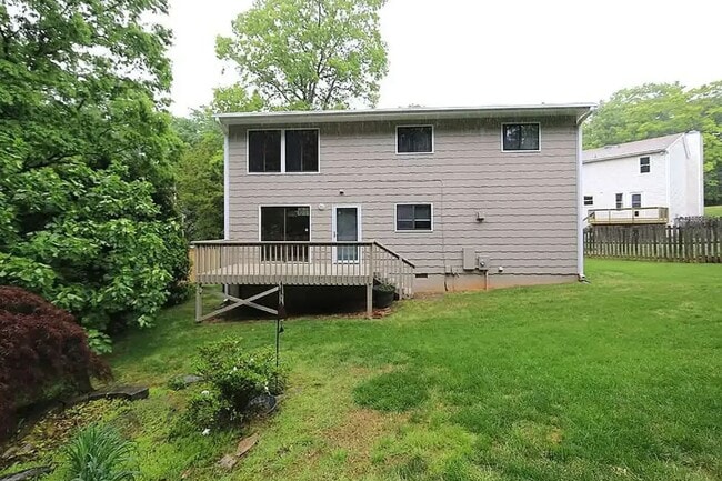 Building Photo - 505 Fostoria Ct