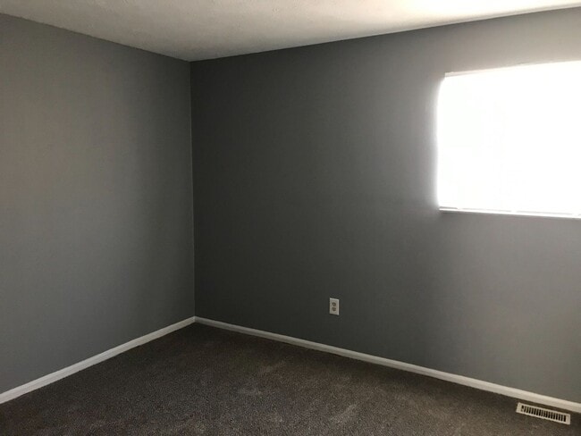 Building Photo - Lawrence Twp - 3 bedroom townhome