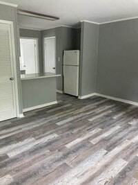 Building Photo - 241 Riley Ave
