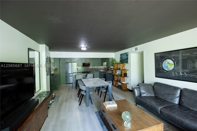 Building Photo - 6801 Indian Creek Dr