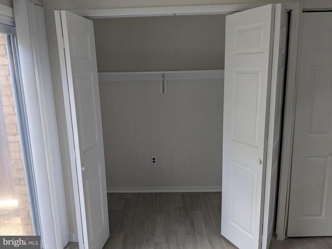Building Photo - 44 Orchard Dr