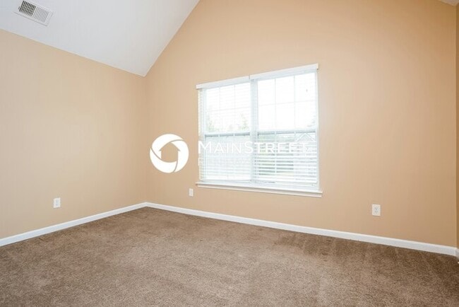 Building Photo - 5 Bedroom Pet-Friendly Home in Fairburn, GA with Main Street Renewal