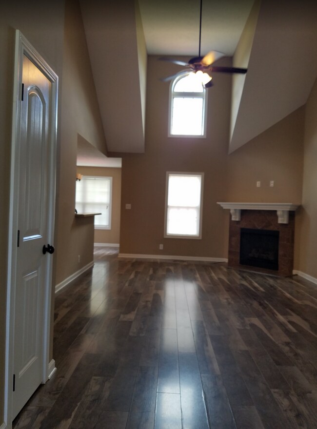 Building Photo - 501 Falkland Cir