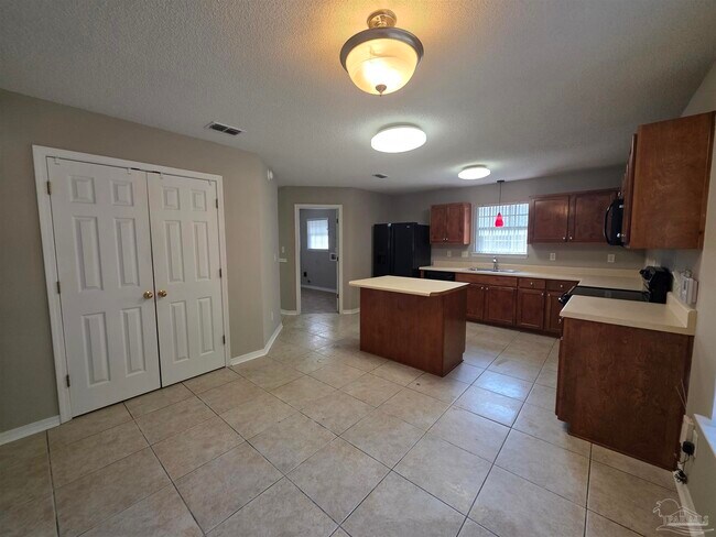 Building Photo - 6913 Hanover Ct