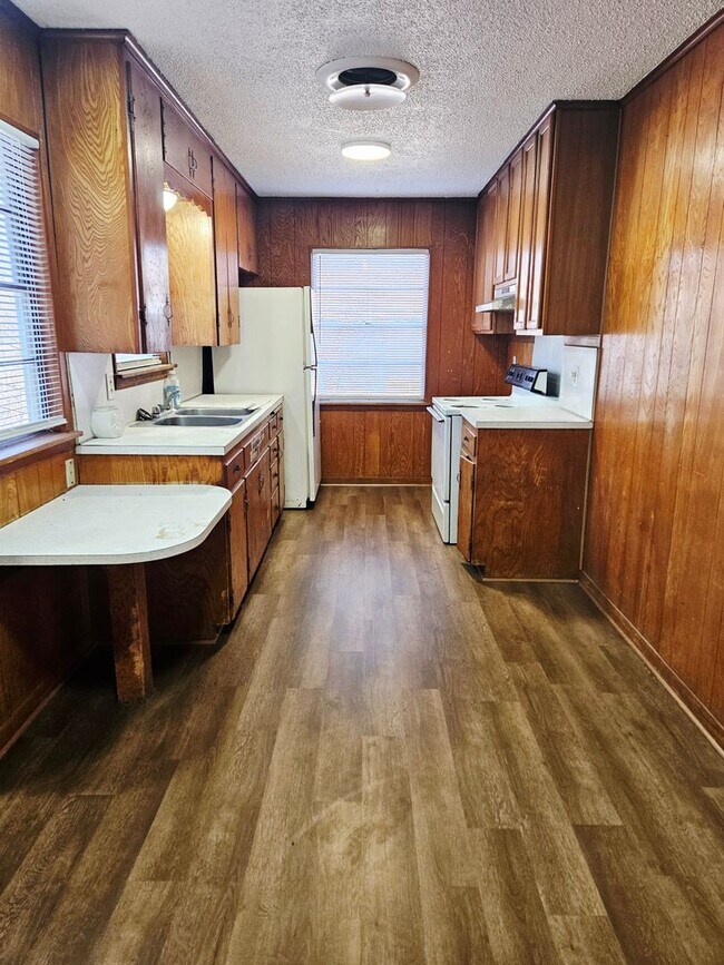 Building Photo - 309 Crystal Dr