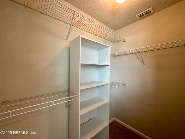 Building Photo - 8135 Cape Fox Dr