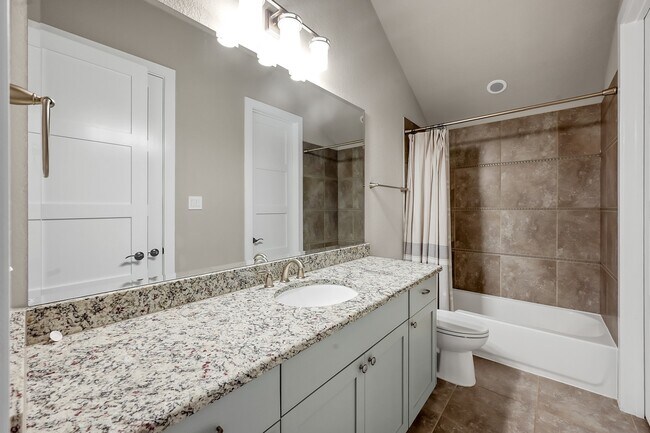 Building Photo - 2215 Blue Duck Ln