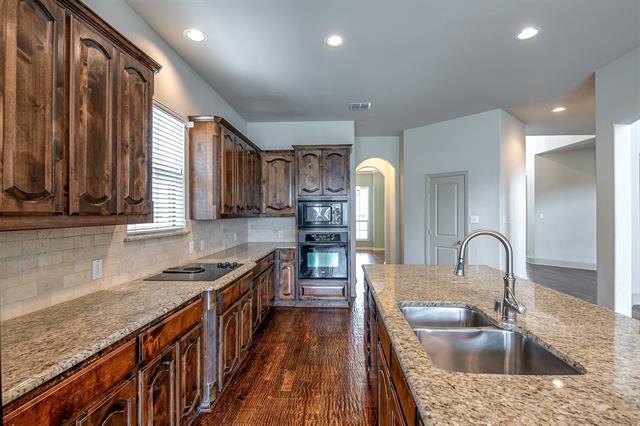 Building Photo - 1505 E Branch Hollow Dr