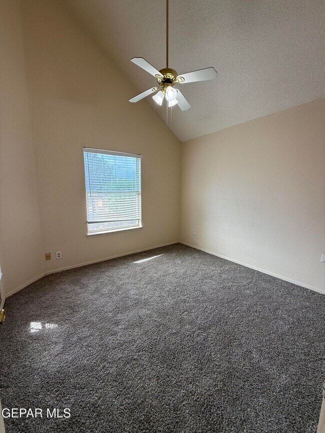 Building Photo - 12008 Castle Woods Dr