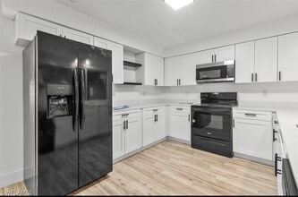 Building Photo - 1311 SE 39th Terrace