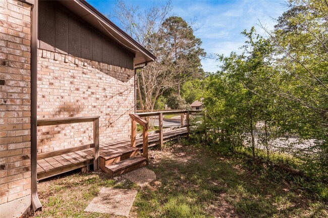 Building Photo - 514 Hickory Dr