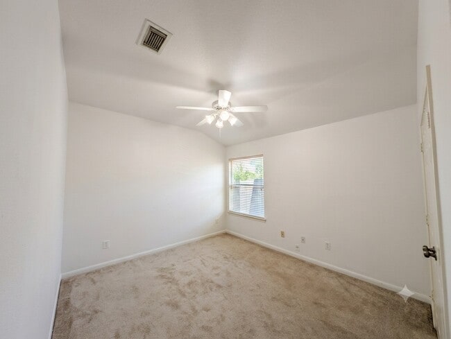 Building Photo - 21530 Falvel Lake Dr