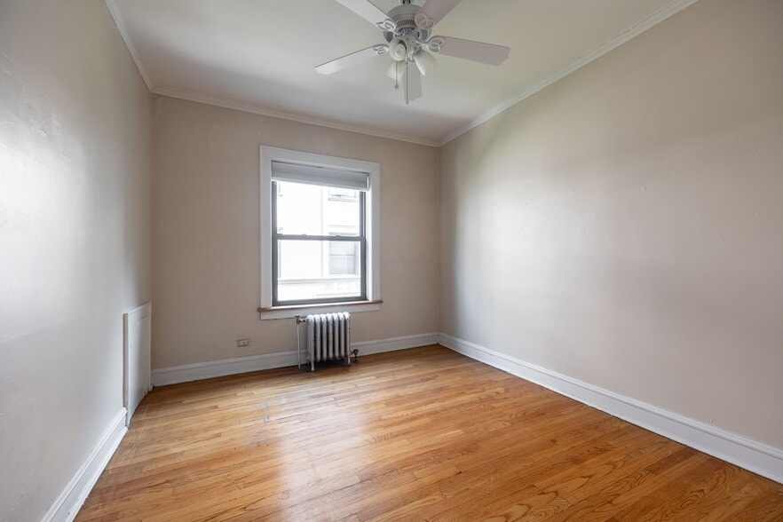 Building Photo - 4521 N Paulina St