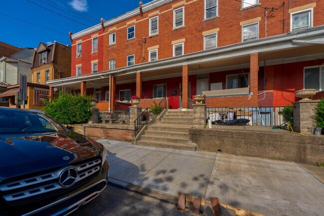 Building Photo - 3422 Ward St