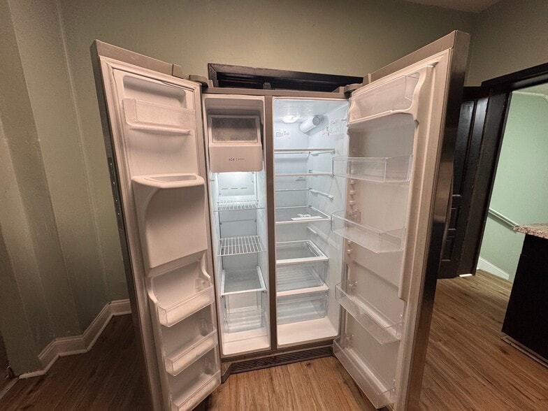 Building Photo - 142 S Union St