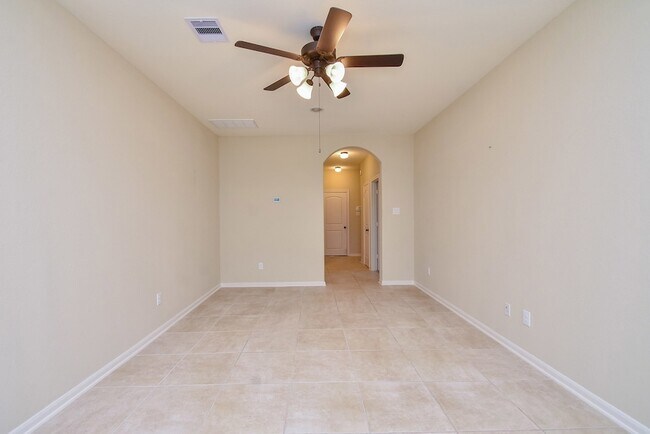Building Photo - 23322 Del Rosso St