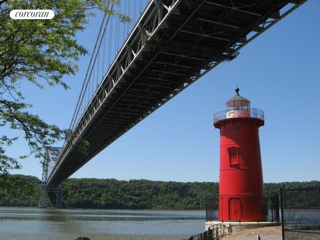 Building Photo - 880 W 181st St