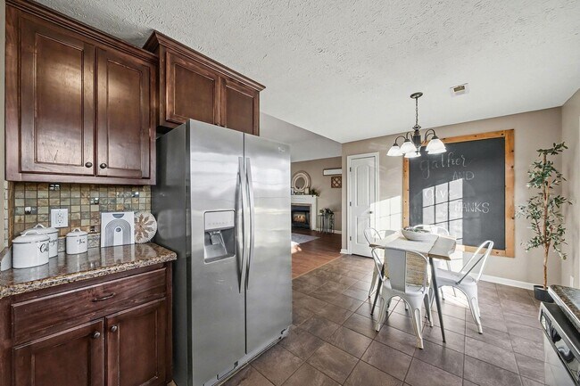 Building Photo - 1304 Freedom Dr