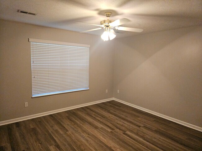 Building Photo - 5240 Avery Woods Ln