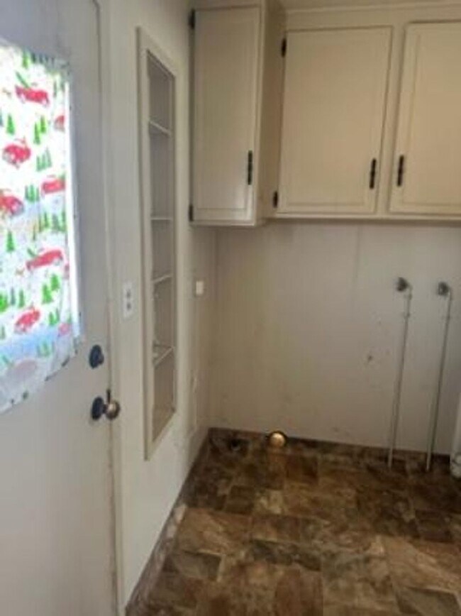 Building Photo - Lakewood 3 Bedroom 1 Bath home for lease!